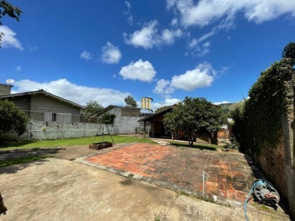 Casa 2 dormitórios no bairro Hípica