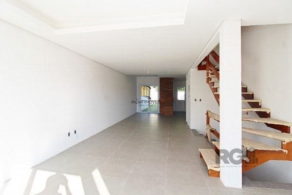 Sobrado para Venda - 100m², 3 dormitórios, sendo 3 suites, 2 vagas - Portal Do Guarujá