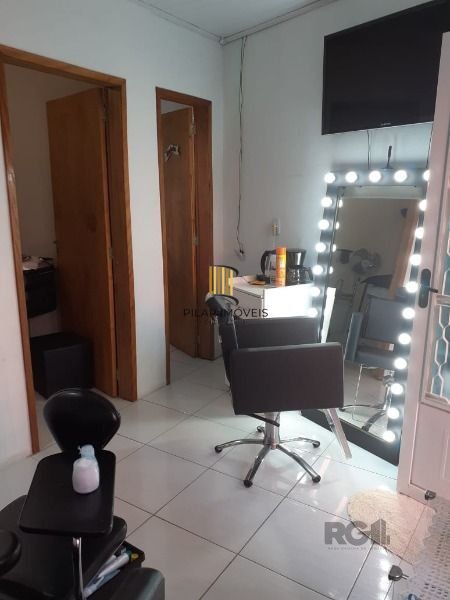 Casa 3 dormitórios no bairro Hípica