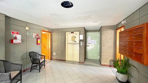 Apartamento 83m² - 3 dormitórios, 1 suíte, sacada e 1 vaga de garagem no bairro Camaquã