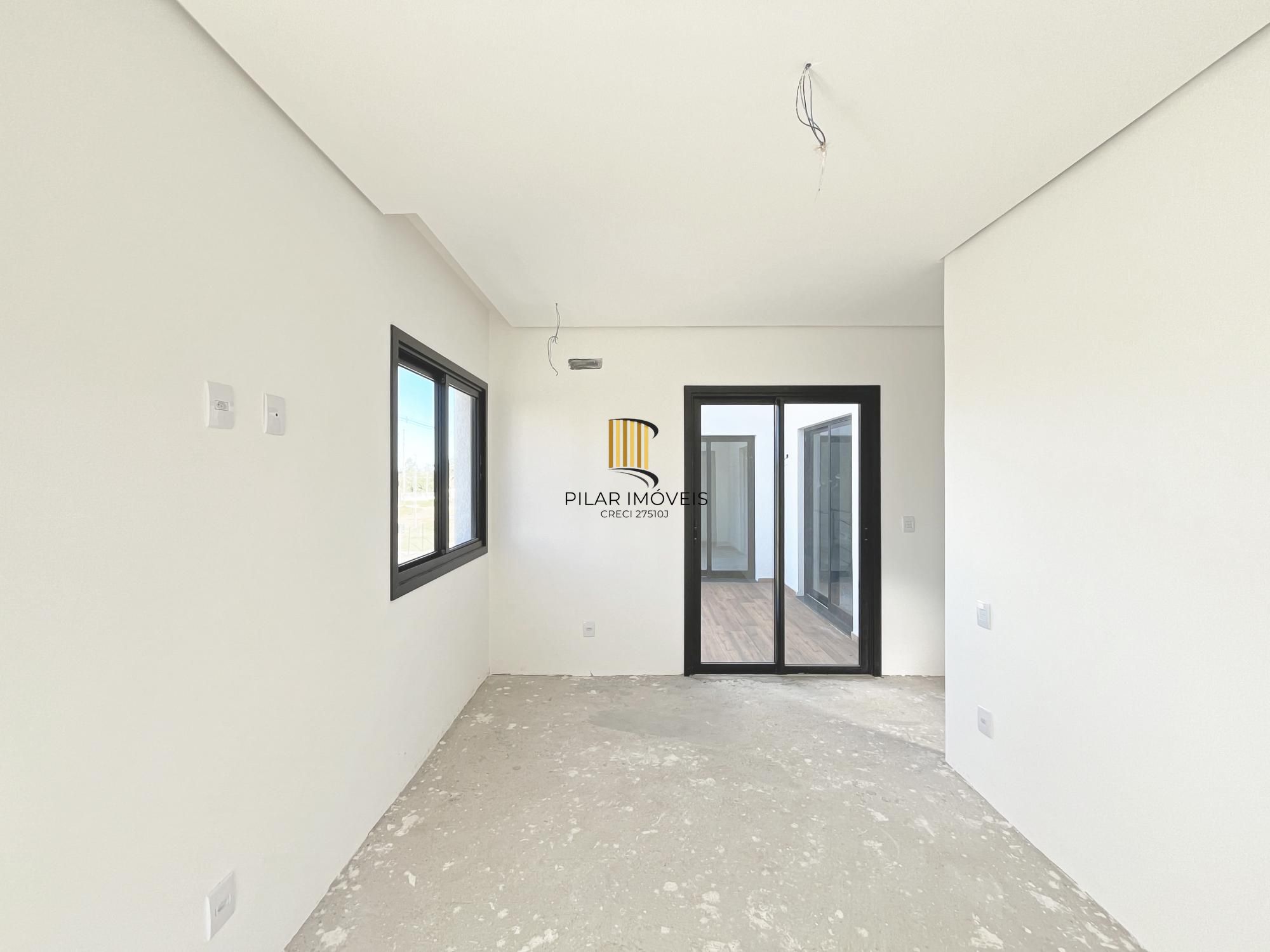 Casa em Porto Alegre, no bairro Hípica, com 3 dormitório(s), e 3 banheiros, à venda.