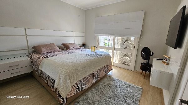 Casa em Porto Alegre, no bairro Hípica, com 3 dormitório(s), e 3 banheiros, à venda.