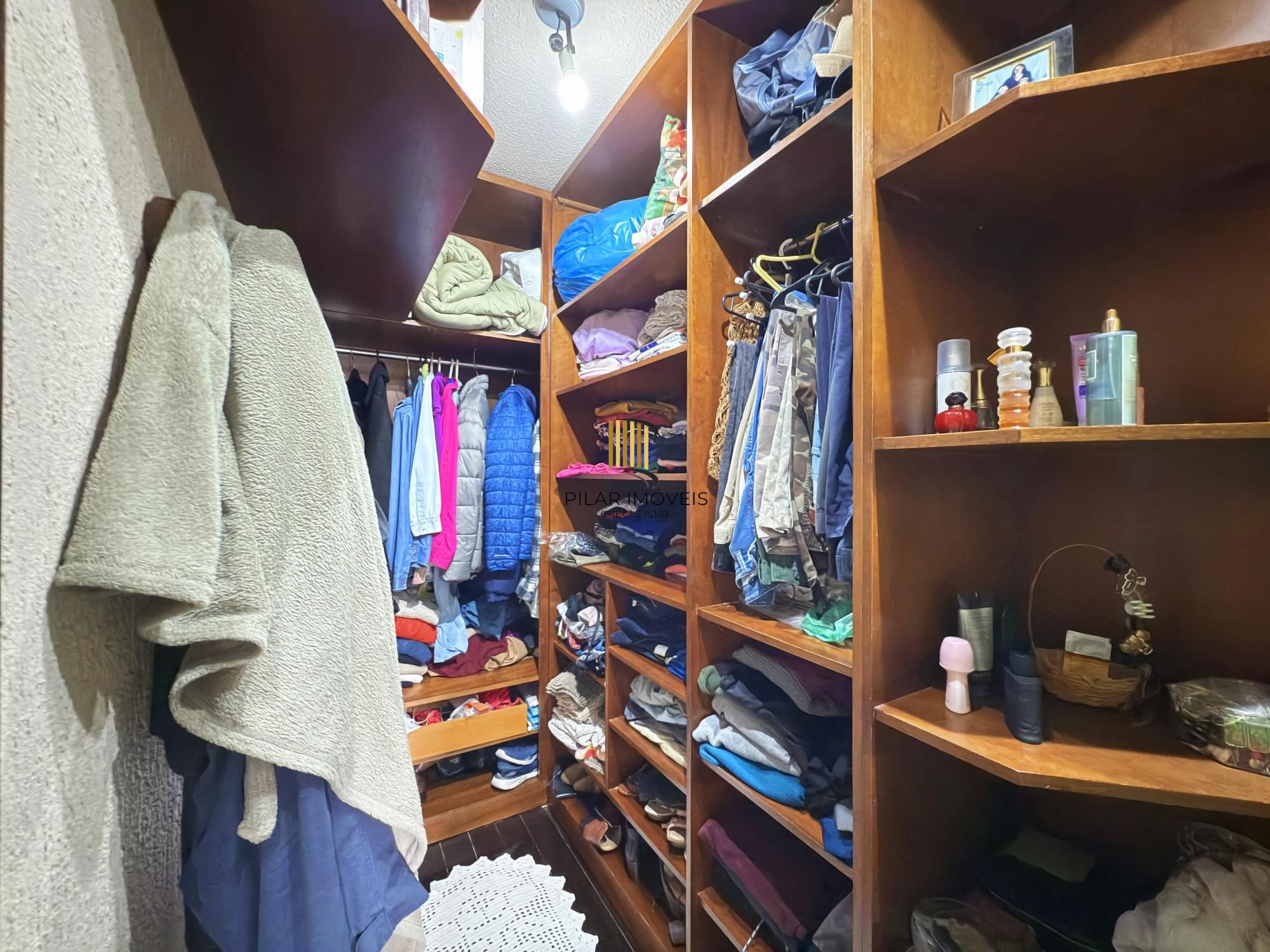 Excelente sobrado com 255 m² de área privativa 3 dormitórios com opção do 4 dormitórios