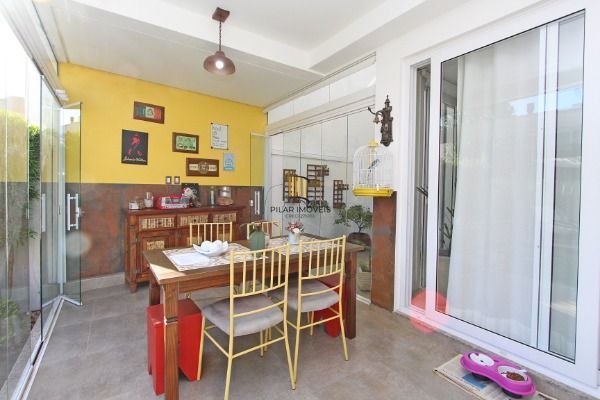 Casa para Venda - 236m², 5 dormitórios, sendo 4 suites, 2 vagas - Lagos De Nova Ipanema
