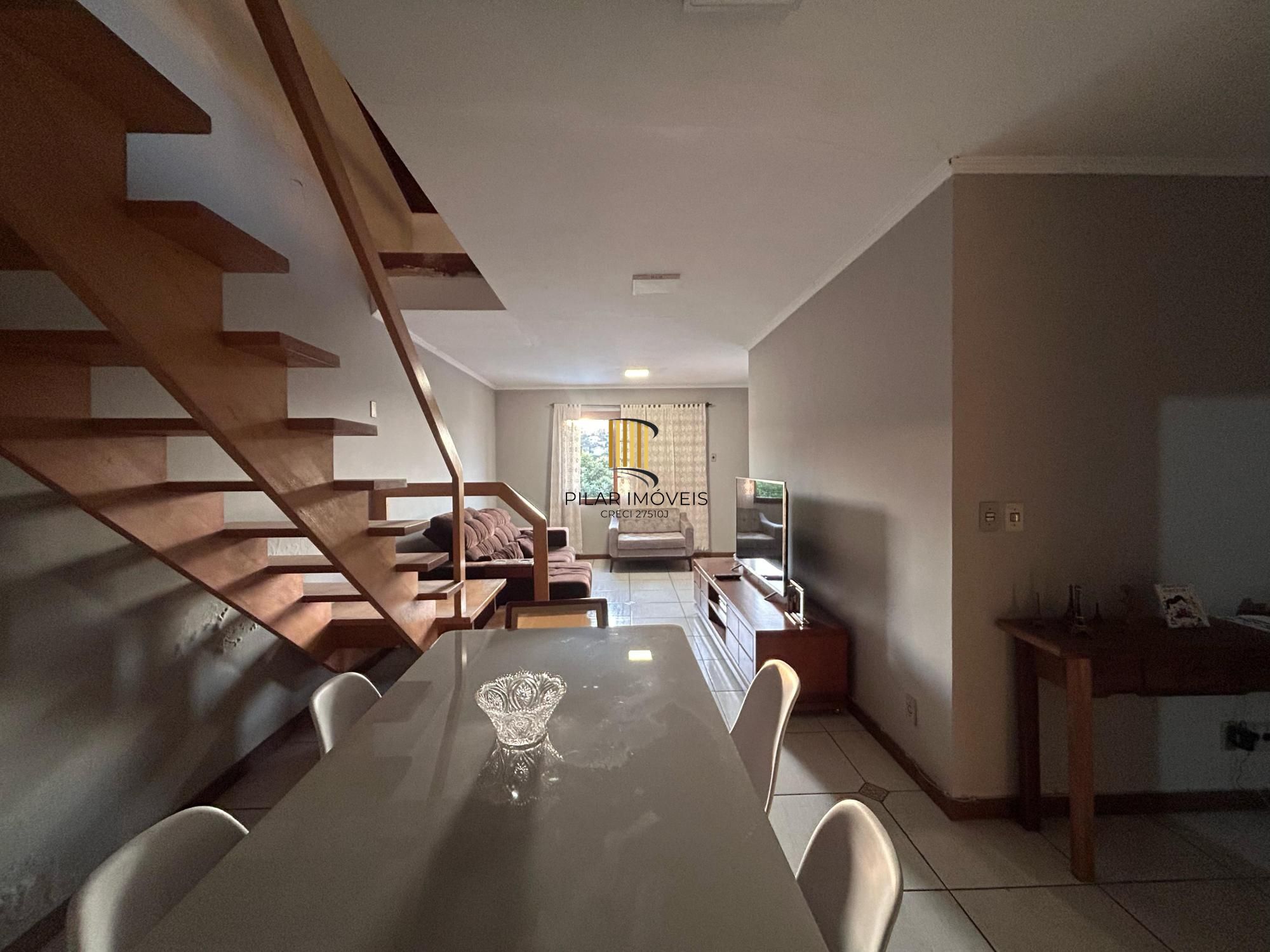 Casa 3 dormitórios no bairro Partenon