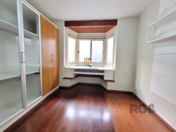 Casa Condominio em Porto Alegre, no bairro Hípica, com 3 dormitório(s), e 3 banheiros, à venda.