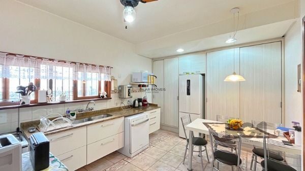 Casa 3 dormitórios no bairro Nonoai