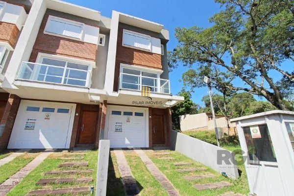 Sobrado para Venda - 100m², 3 dormitórios, sendo 3 suites, 2 vagas - Portal Do Guarujá