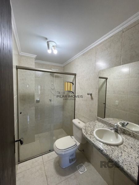 Casa em Porto Alegre, no bairro Hípica, com 3 dormitório(s), e 3 banheiros, à venda.