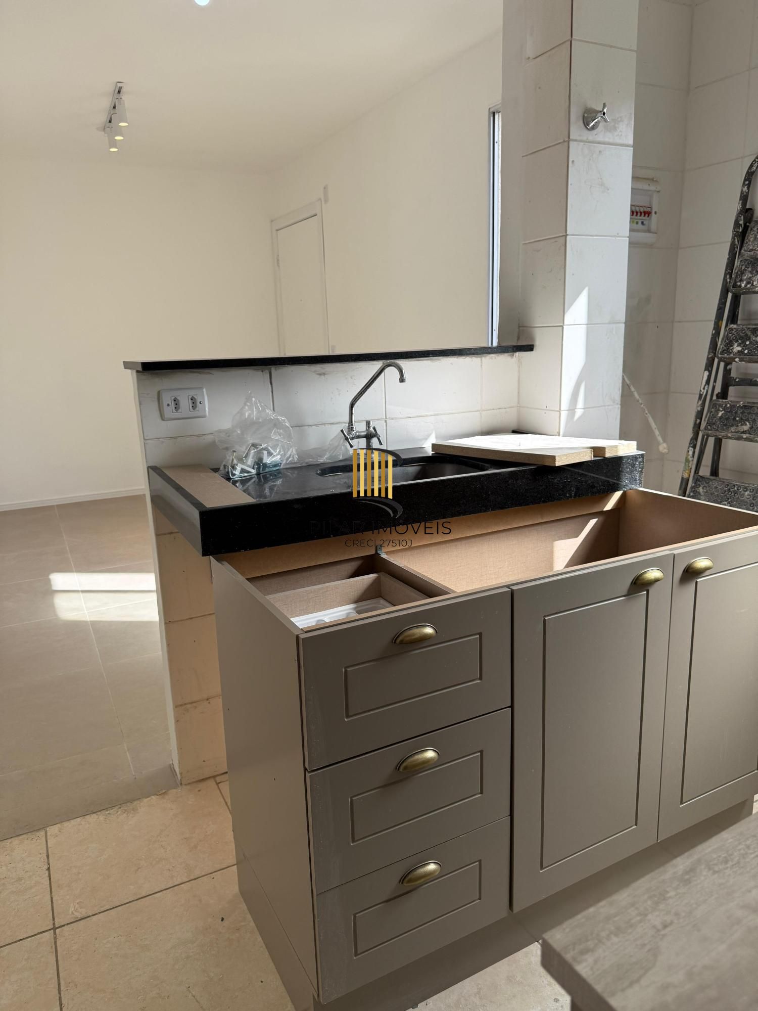 Apartamento 2 quartos, térreo, vaga fixa de garagem, zona sul-Poa.