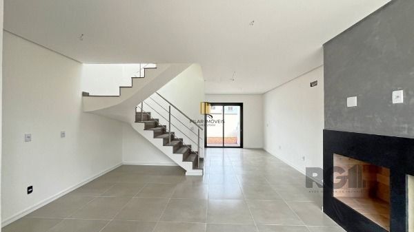 Casa Condominio em Porto Alegre, no bairro Campo Novo, com 3 dormitório(s), e 3 banheiros, à venda.