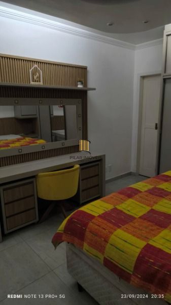 Casa em Porto Alegre, no bairro Hípica, com 3 dormitório(s), e 3 banheiros, à venda.