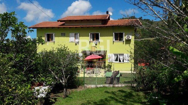 Sítio para Venda - 246m², 3 dormitórios, sendo 2 suites, 6 vagas - Vila Nova