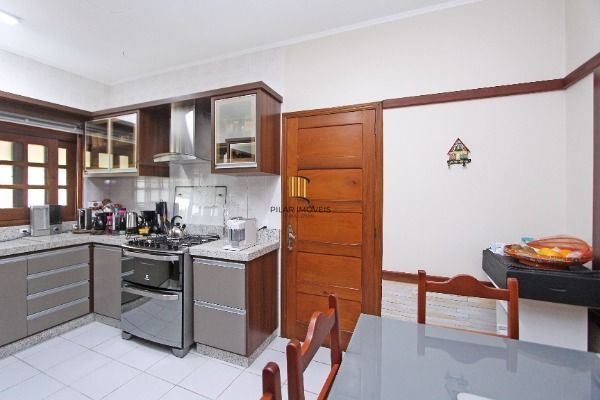Casa para Venda - 287.96m², 4 dormitórios, sendo 1 suites, 4 vagas - Imperial Parque