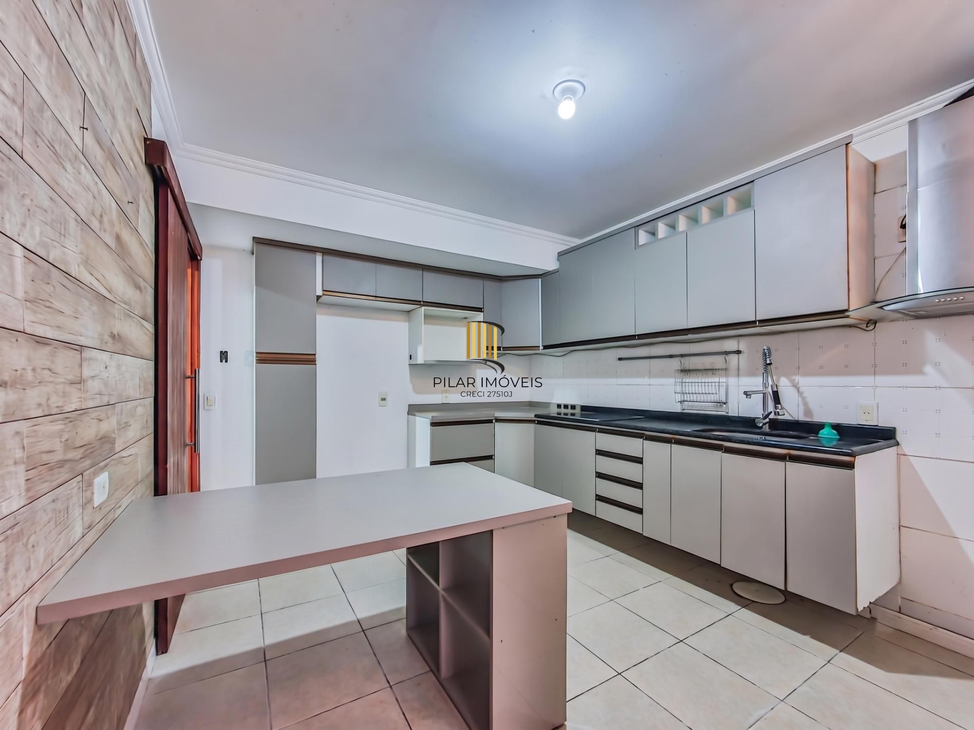 Casa com piscina para Venda - 189.91m², 3 dormitórios, sendo 1 suítes, 2 vagas - Hípica