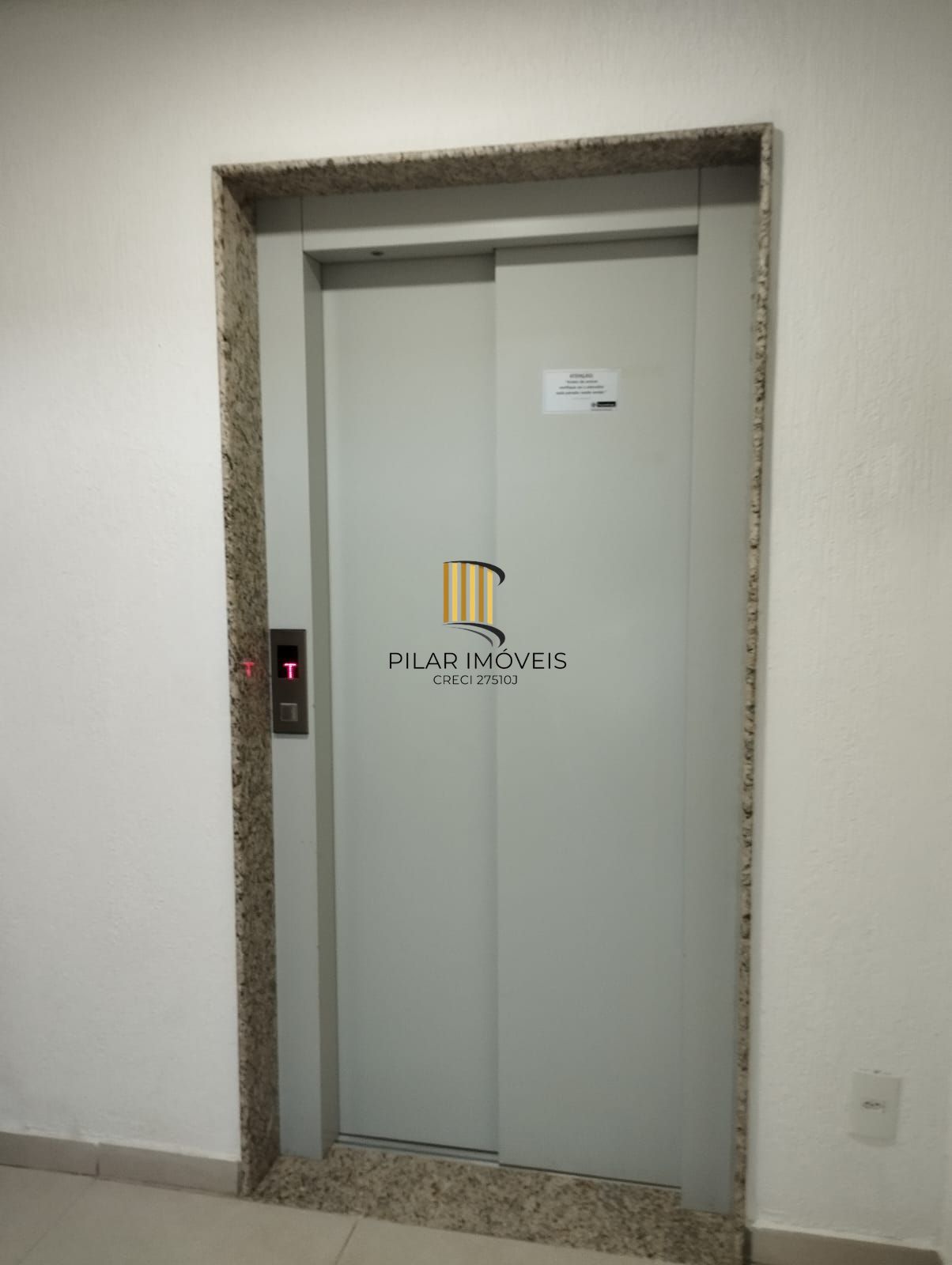 Apartamento, 2 quartos, com 01 suíte, bem localizado, bairro Tristeza.