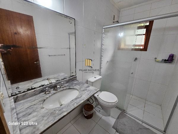 Casa Condominio em Porto Alegre, no bairro Ipanema, com 3 dormitório(s), e 3 banheiros, à venda.