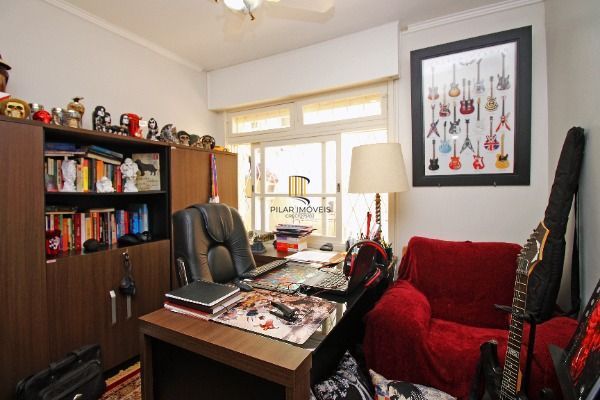Apartamento em Porto Alegre, no bairro Petrópolis, com 3 dormitório(s), e 3 banheiros, à venda.