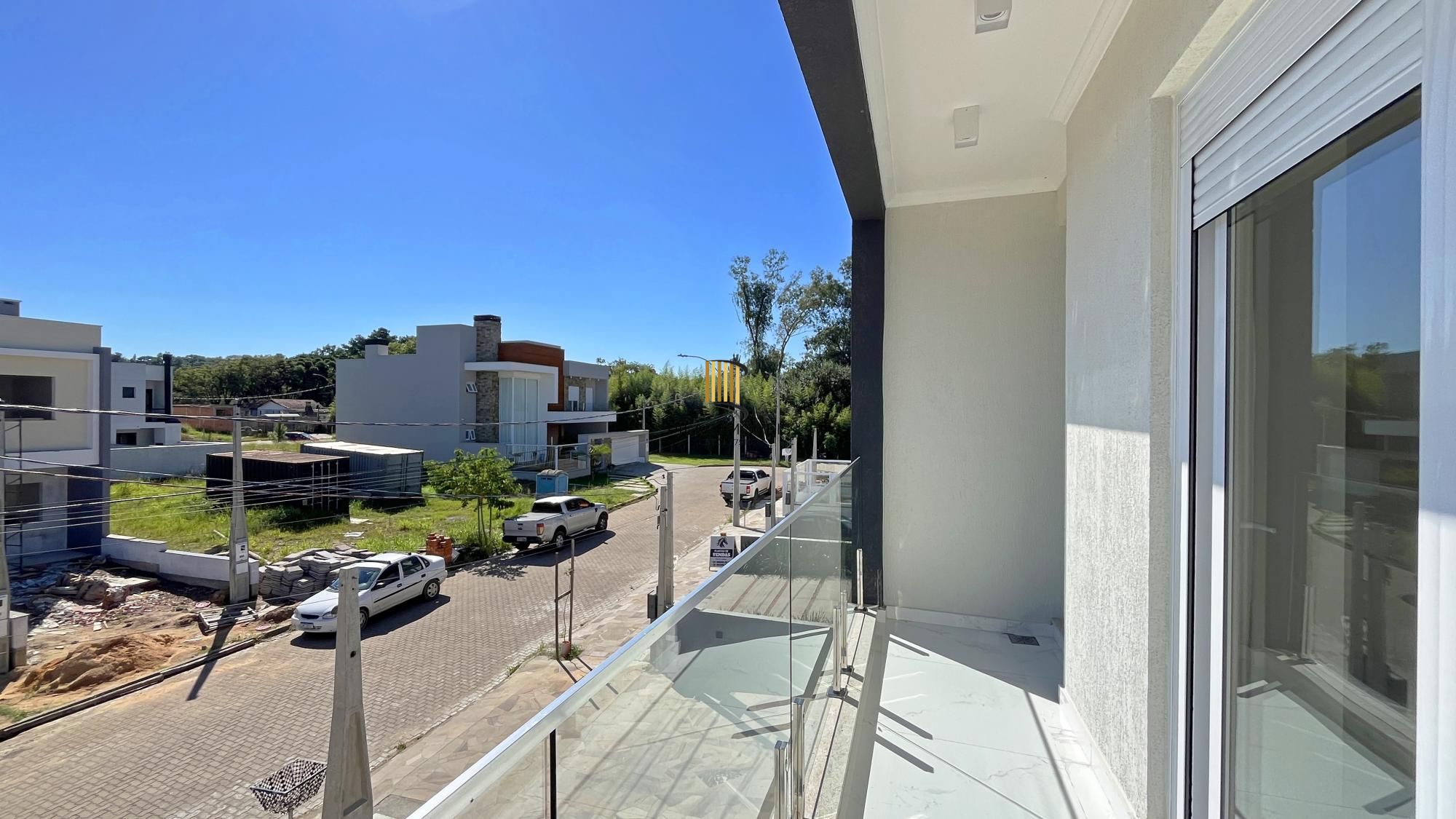 Casa em Porto Alegre, no bairro Hípica, com 3 dormitório(s), e 3 banheiros, à venda.
