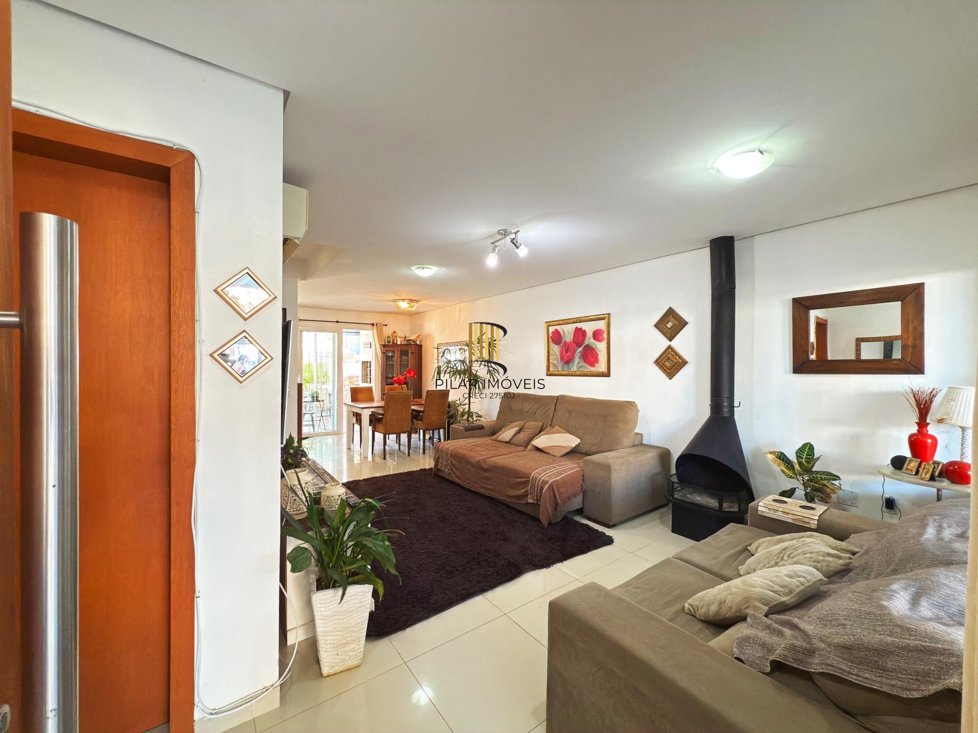 Casa para Venda - 138m², 3 dormitórios, sendo 1 suites, 2 vagas - Hípica