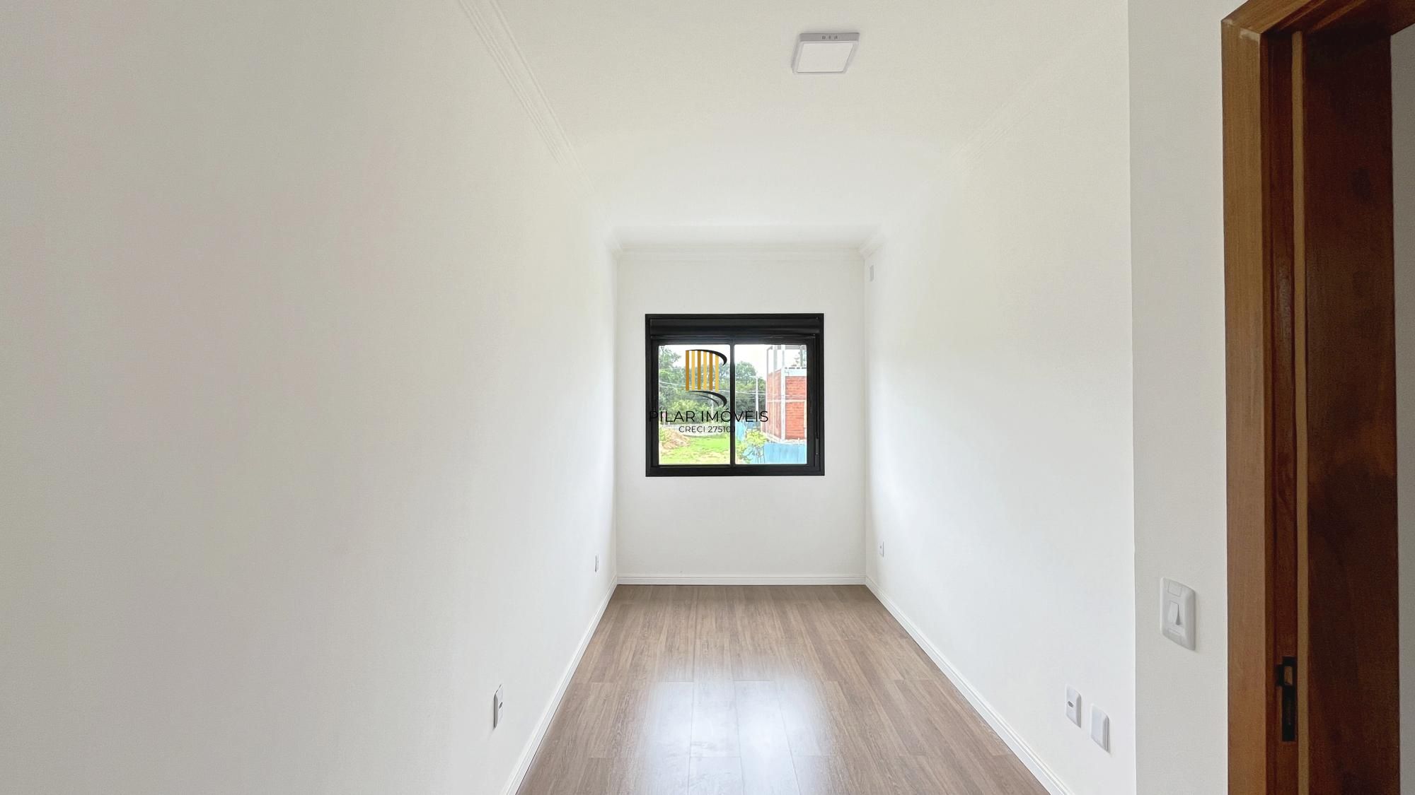 Casa em Porto Alegre, no bairro Hípica, com 3 dormitório(s), e 3 banheiros, à venda.