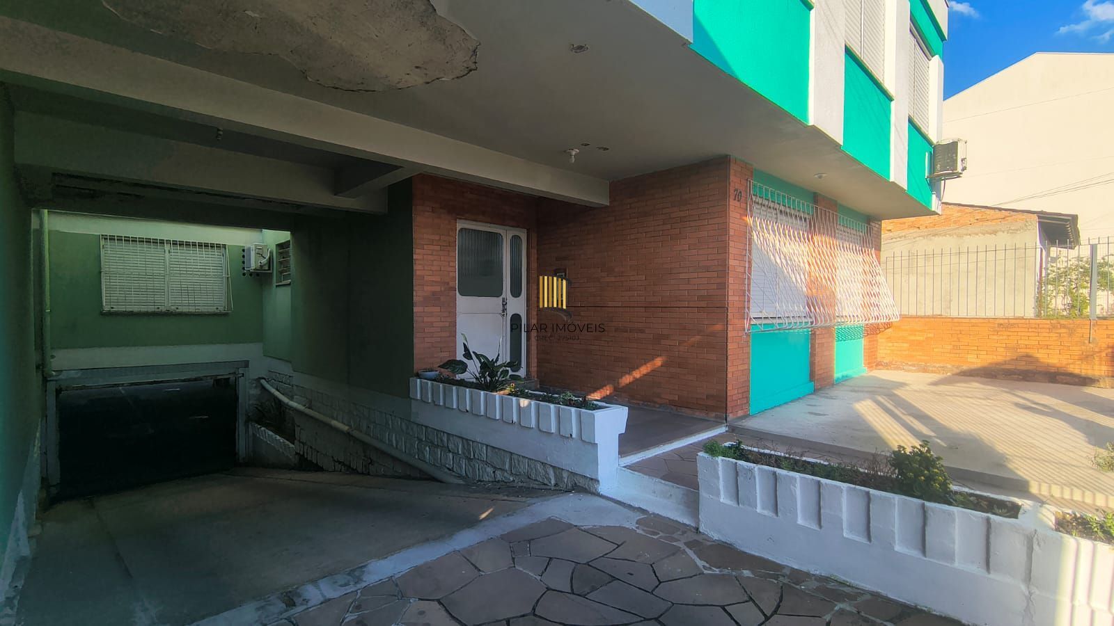 Apartamento térreo com um dormitório, com suíte, totalmente mobiliado no bairro Camaquã