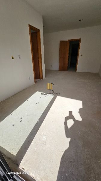 Casa em Porto Alegre, no bairro Ipanema, com 3 dormitório(s), e 3 banheiros, à venda.