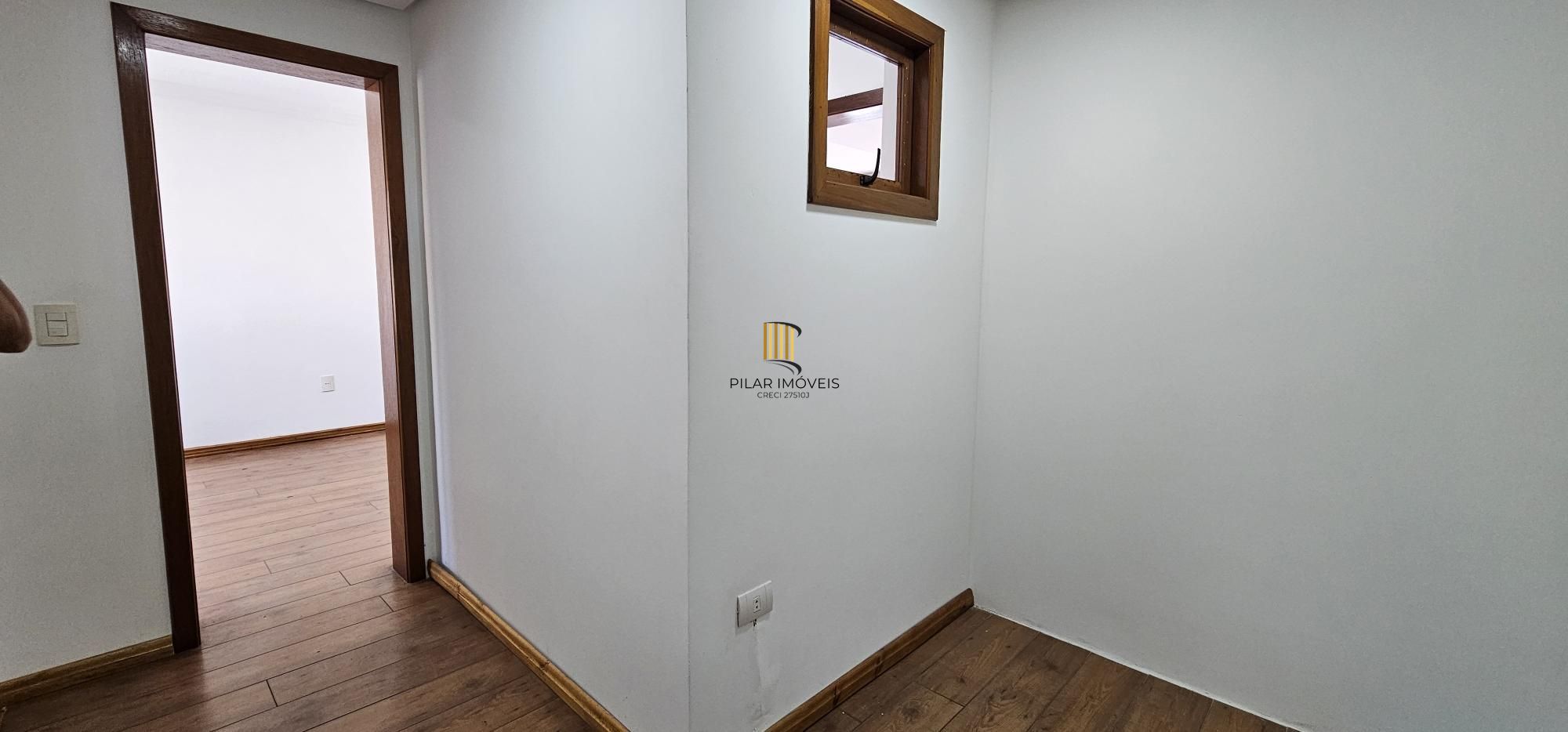 Casa 2 dormitórios no bairro Hípica