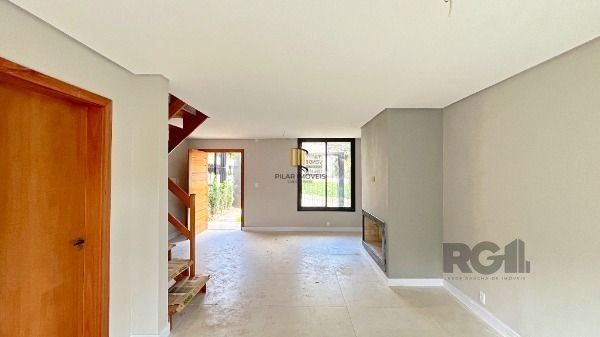 Casa Condominio em Porto Alegre, no bairro Tristeza, com 3 dormitório(s), e 3 banheiros, à venda.