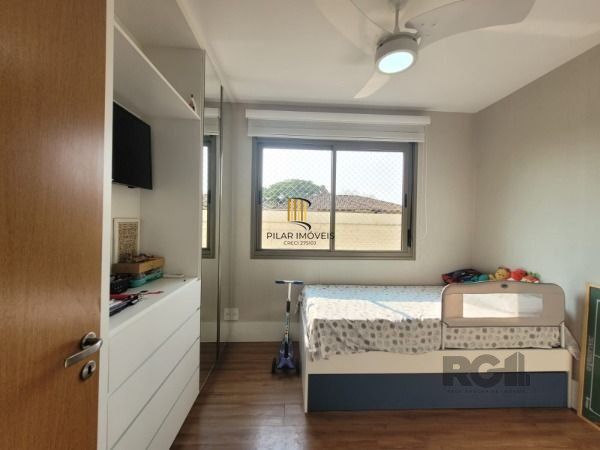 Apartamento em Porto Alegre, no bairro Cavalhada, com 3 dormitório(s), e 3 banheiros, à venda.