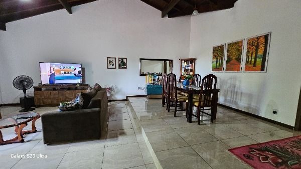 Casa em Porto Alegre, no bairro Belém Novo, com 3 dormitório(s), e 3 banheiros, à venda.