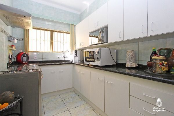 Casa para Venda - 229.6m², 3 dormitórios, sendo 1 suites, 4 vagas - Cavalhada