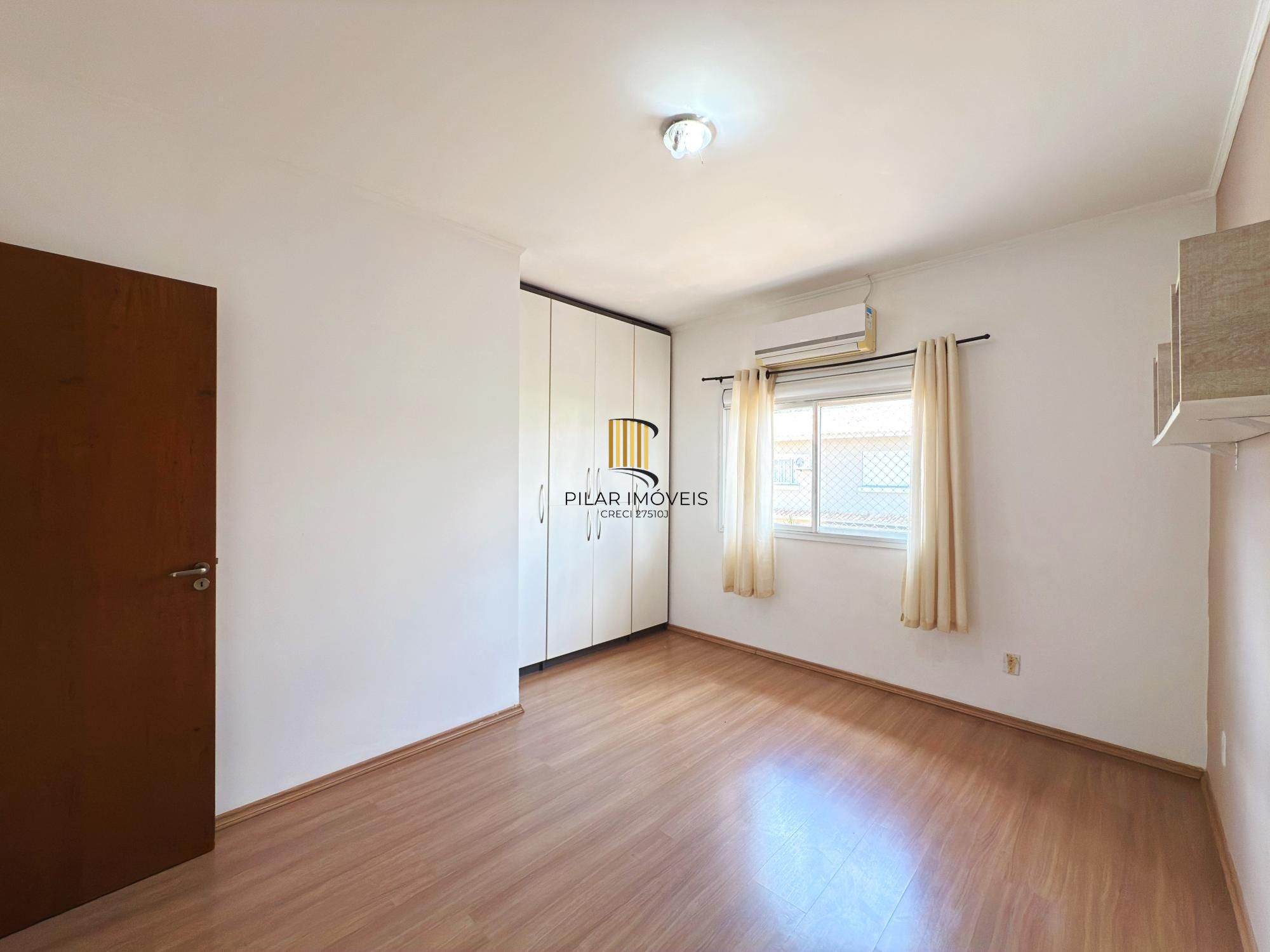 Casa Condominio em Porto Alegre, no bairro Aberta dos Morros, com 2 dormitório(s), e 2 banheiros, à venda.