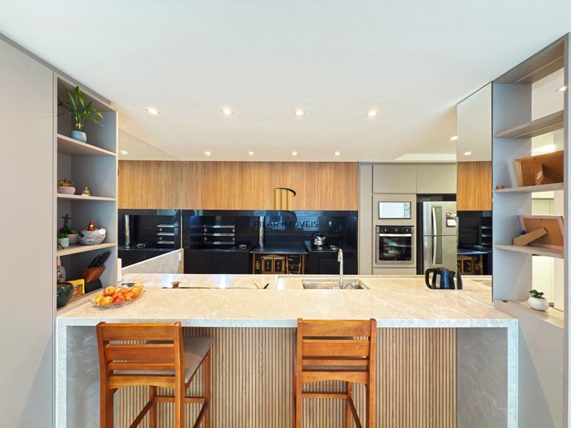 Casa 4 dormitórios no bairro Camaquã