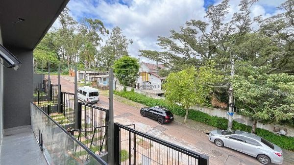 Casa Condominio em Porto Alegre, no bairro Tristeza, com 3 dormitório(s), e 3 banheiros, à venda.