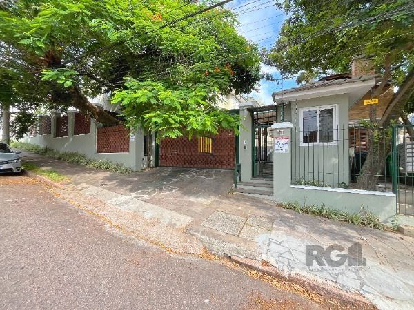 Casa de Condomínio 4 dormitórios no bairro Tristeza