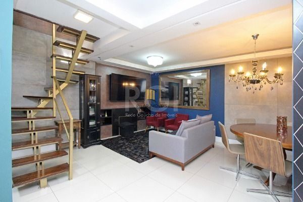 Casa Condominio em Porto Alegre, no bairro Ipanema, com 3 dormitório(s), e 3 banheiros, à venda.