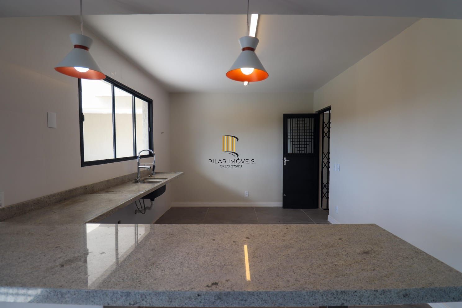 Casa 4 dormitórios no bairro Vila Nova