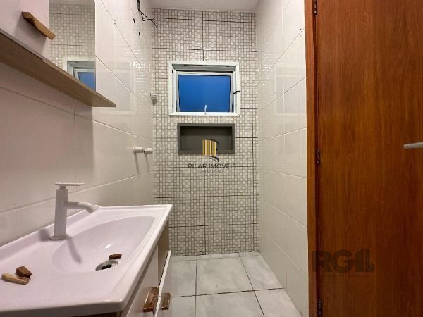 Casa Condominio em Porto Alegre, no bairro Ponta Grossa, com 2 dormitório(s), e 2 banheiros, à venda.