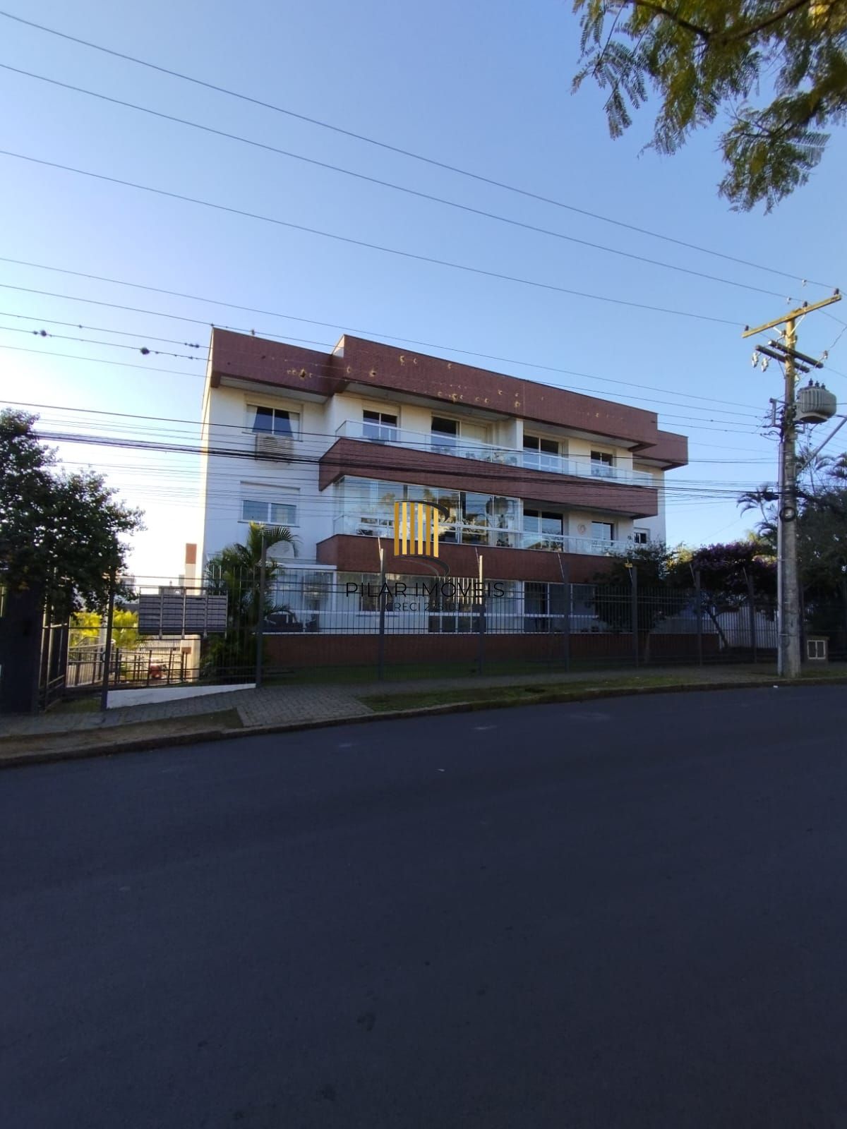 Apartamento, 2 quartos, com 01 suíte, bem localizado, bairro Tristeza.