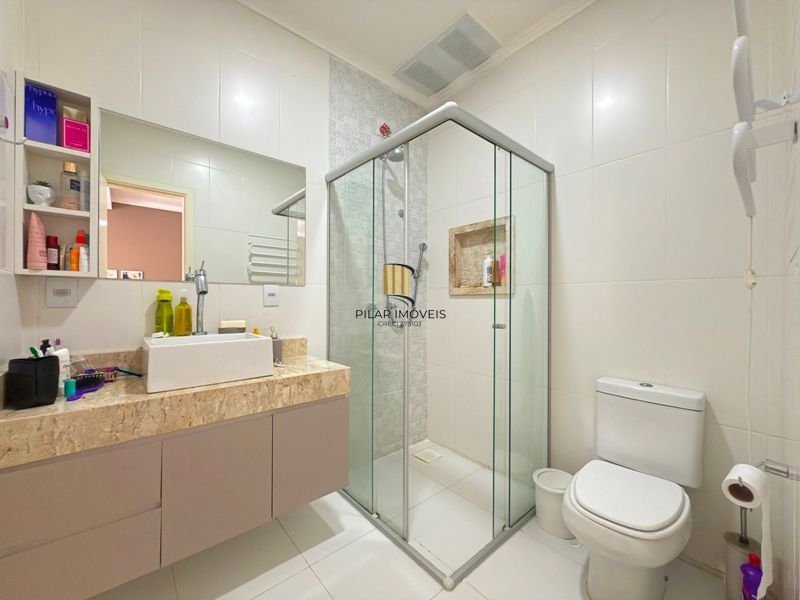 Casa com vista para o Rio e 3 dormitórios