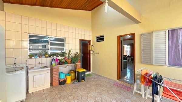 Casa 4 dormitórios no bairro Restinga
