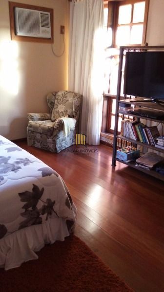 Casa para Venda - 254m², 5 dormitórios, sendo 1 suites, 4 vagas - Ipanema