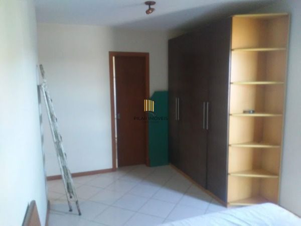 Casa 3 dormitórios no bairro Guarujá
