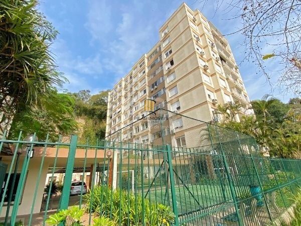 Apartamento em Porto Alegre, no bairro Vila Assunção, com 2 dormitório(s), e 2 banheiros, à venda.