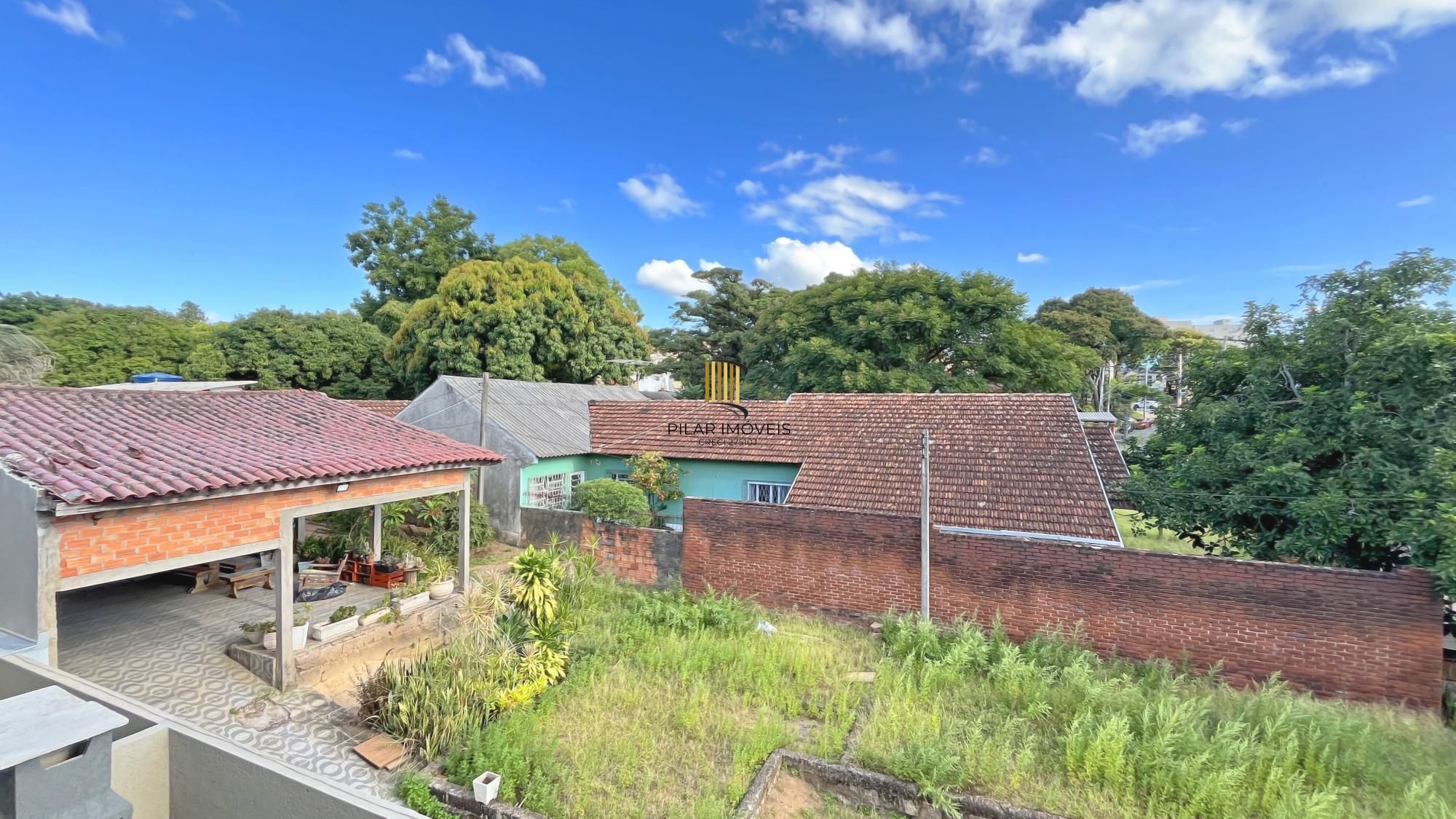 Casa Condominio em Porto Alegre, no bairro Vila Nova, com 2 dormitório(s), e 2 banheiros, à venda.