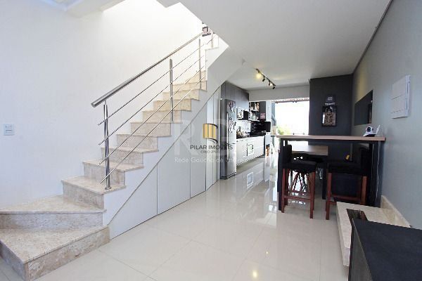 Casa em Porto Alegre, no bairro Hípica, com 2 dormitório(s), à venda.