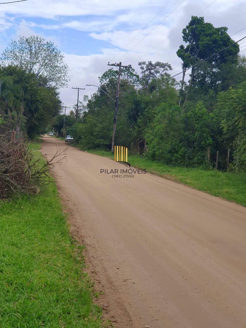Casa 3 dormitórios no bairro Lami
