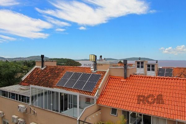 Casa Condominio em Porto Alegre, no bairro Pedra Redonda, com 3 dormitório(s), e 3 banheiros, à venda.