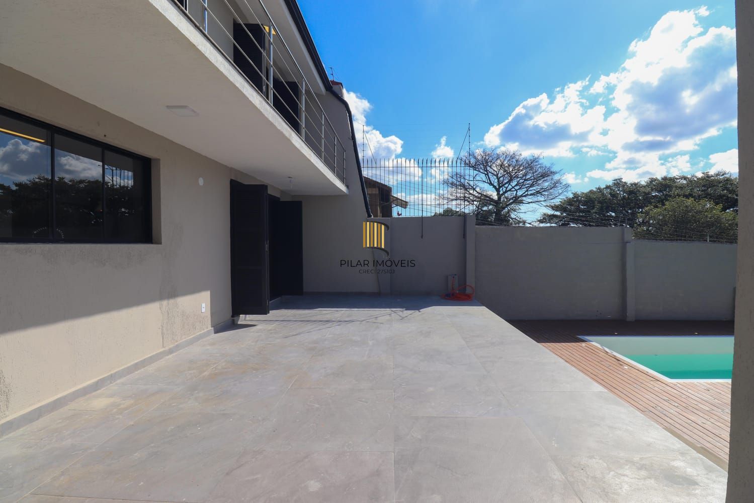 Casa 4 dormitórios no bairro Vila Nova